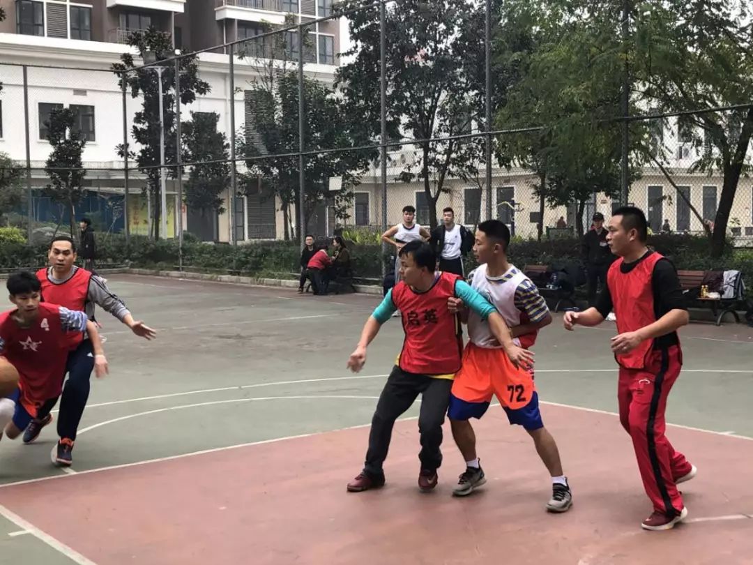 比赛中出现战术火药味，两队激烈角逐的简单介绍