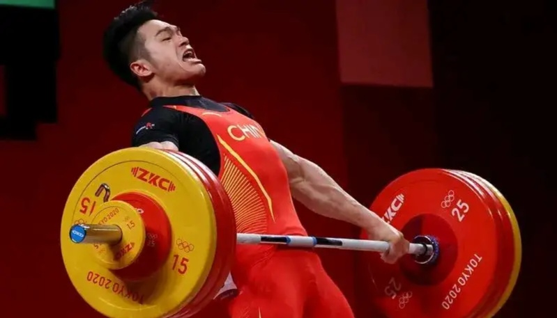 斗志昂扬！运动员勇敢面对挑战，拼尽全力的简单介绍