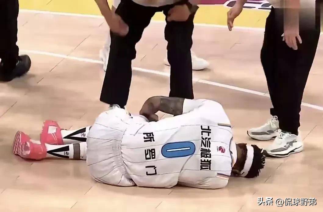 包含山东男篮取胜北京队，实力碾压对手抢下胜利的词条